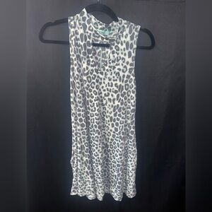 Karlie Sleeveless Asymmetrical Leopard Dress - Gray & White